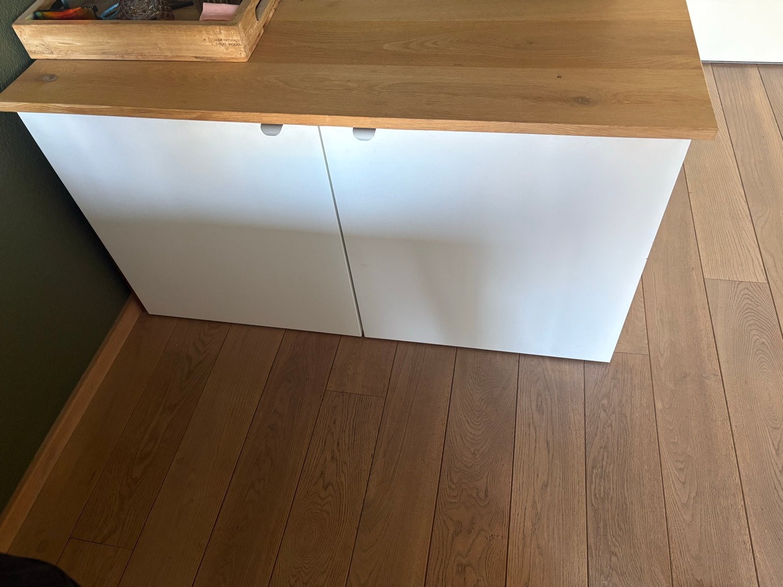 IKEA Besta wit dressoir met eikenhouten blad