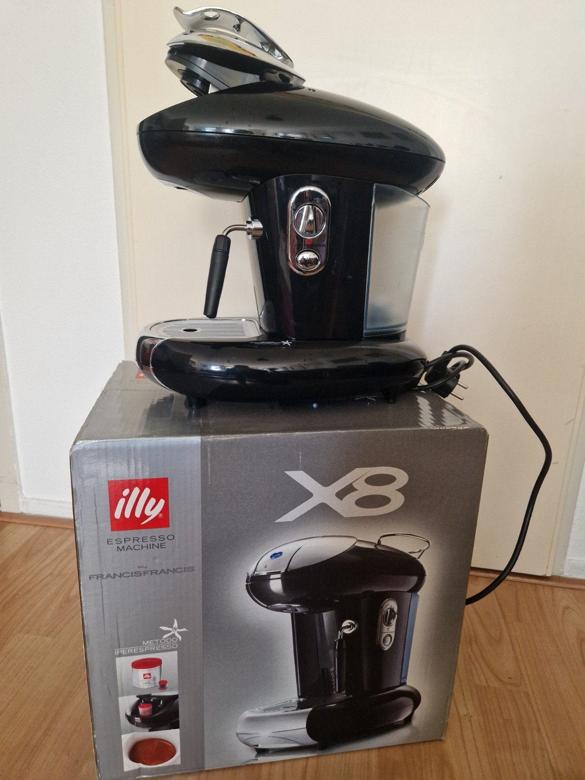 Illy FrancisFrancis! X8 iperEspresso machine, Koffiepads en cups, Gebruikt, Espresso apparaat, 1 kopje