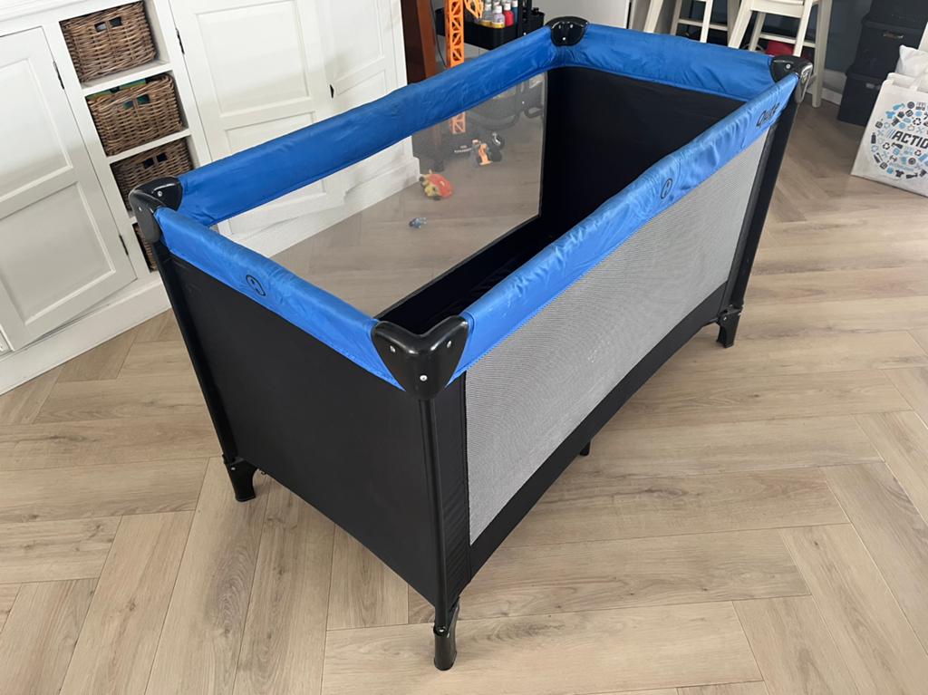 Campingbed + matras, Kinderen en Baby's, Babywiegjes en Ledikanten, Ophalen, Gebruikt, Reisbedje