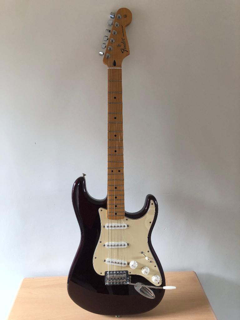Fender Stratocaster Mexico 2012 Midnight wine, Muziek en Instrumenten, Ophalen, Gebruikt, Solid body, Fender