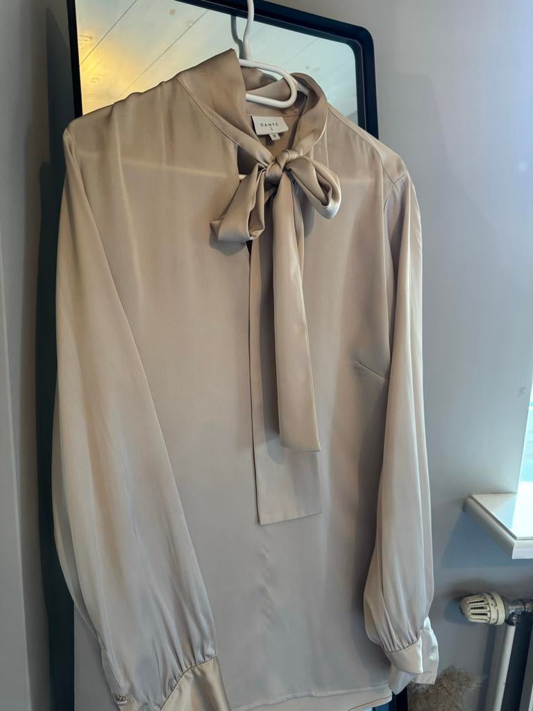 Dante 6 blouse met strik, maat 3, Ophalen of Verzenden, Zo goed als nieuw, Maat 38/40 (M), Beige