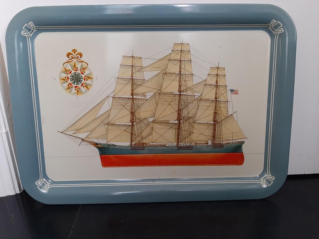 Groot blikken dienblad met afbeelding van een schip/England, Ophalen of Verzenden, Gebruikt, Rechthoekig, Metaal