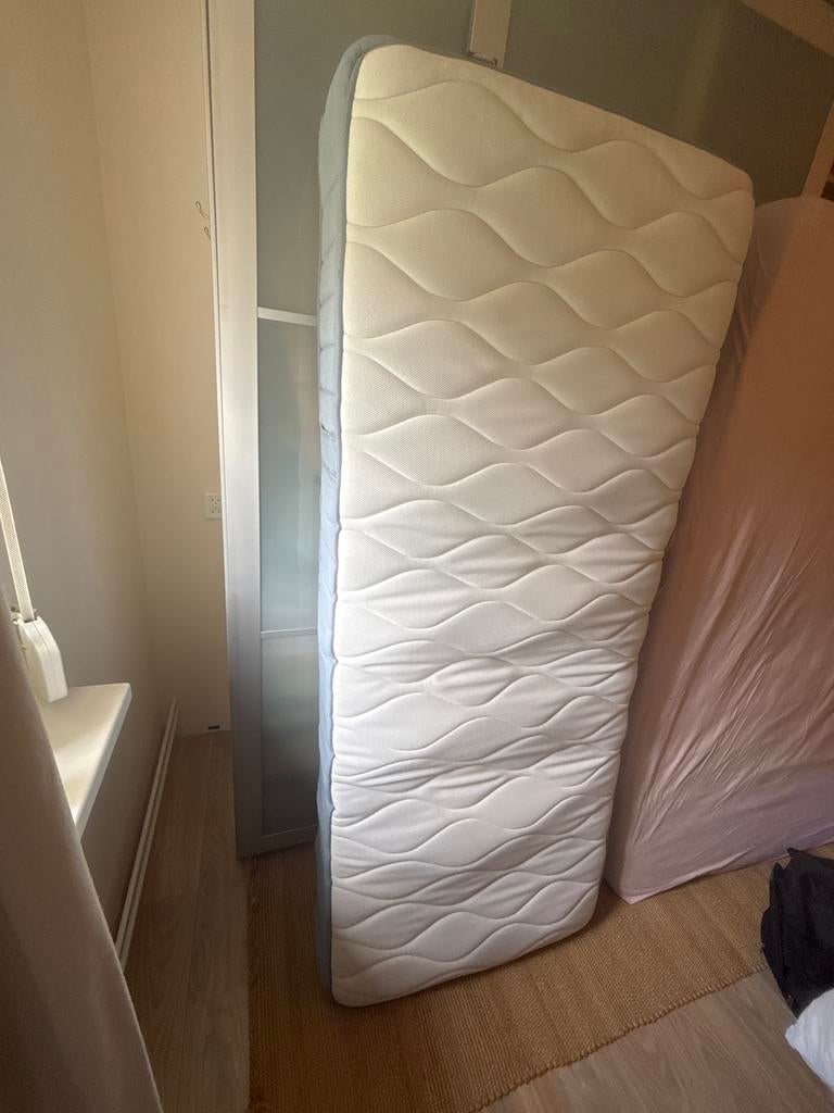 Ikea matras, Huis en Inrichting, Slaapkamer | Matrassen en Bedbodems, Eenpersoons, Zo goed als nieuw, 80 cm, Matras