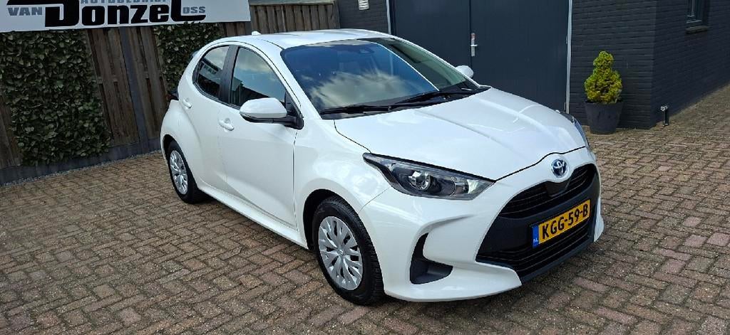 Toyota Yaris 1.5 Hybrid 115 Business , NAVIGATIE , Appel Car, Auto's, Toyota, Gebruikt, Euro 6, 450 kg, Wit