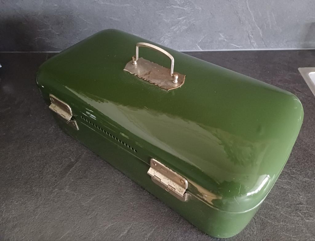 Mooie Groen Emaille Broodtrommel zonder sluiting voor € 10, Antiek en Kunst, Antiek | Emaille, Ophalen