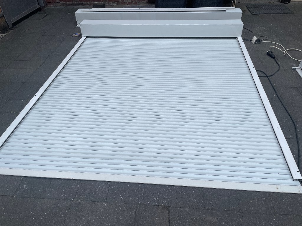 wit electrisch rolluik breed 2.21 mtr x 2.38,5 mtr hoog, Ophalen, Gebruikt, 200 cm of meer, Wit