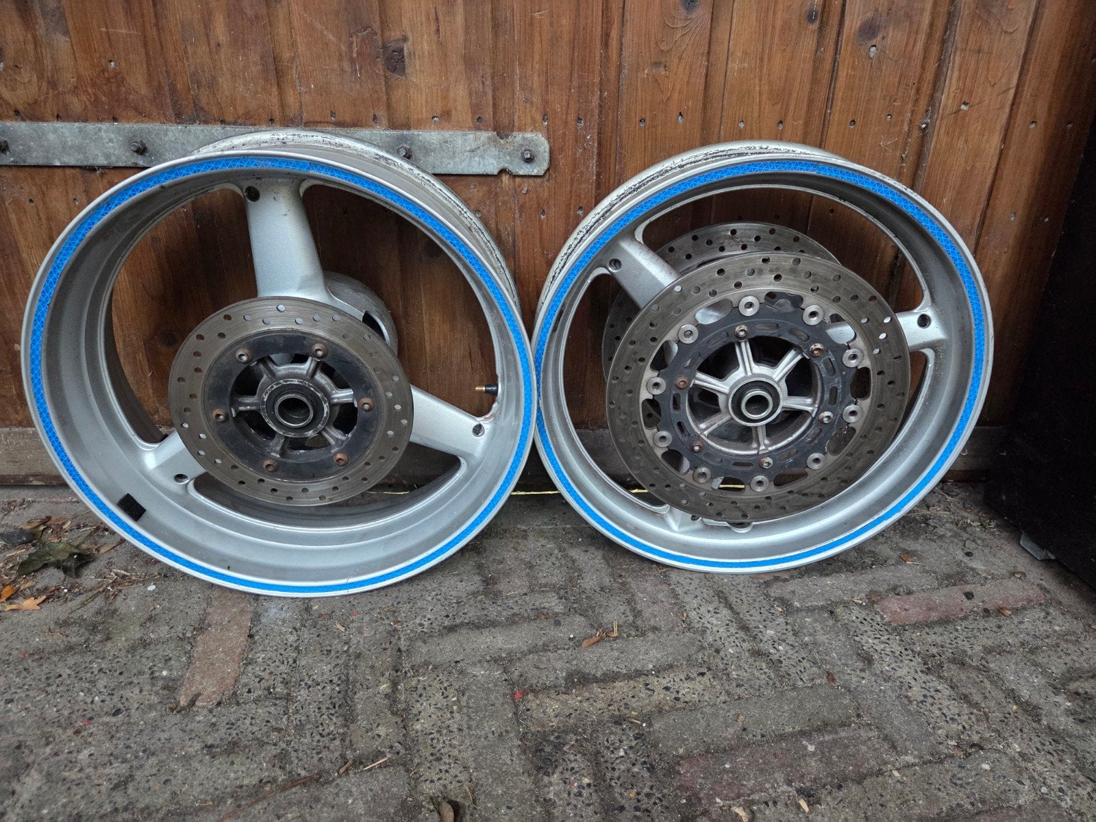 Set grijze velgen Yamaha R6 99-02, Motoren, Ophalen, Gebruikt