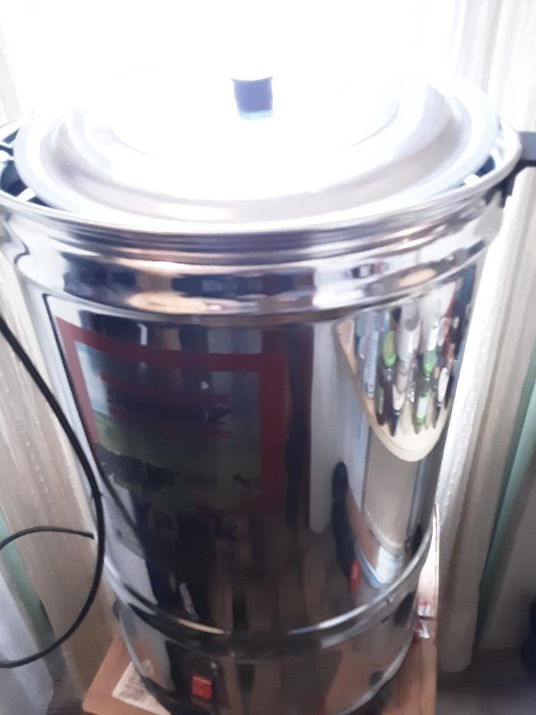 Elektrische karnton  40 liter  met 10 lege flessen voor melk, Ophalen, Overige typen, Zo goed als nieuw, Overige materialen