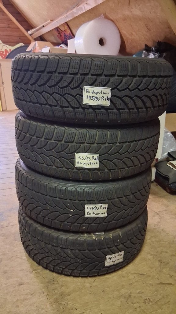 4 stuks Bridgestone LM 32 winterbanden 195/55 R16, Ophalen, Gebruikt, Renault