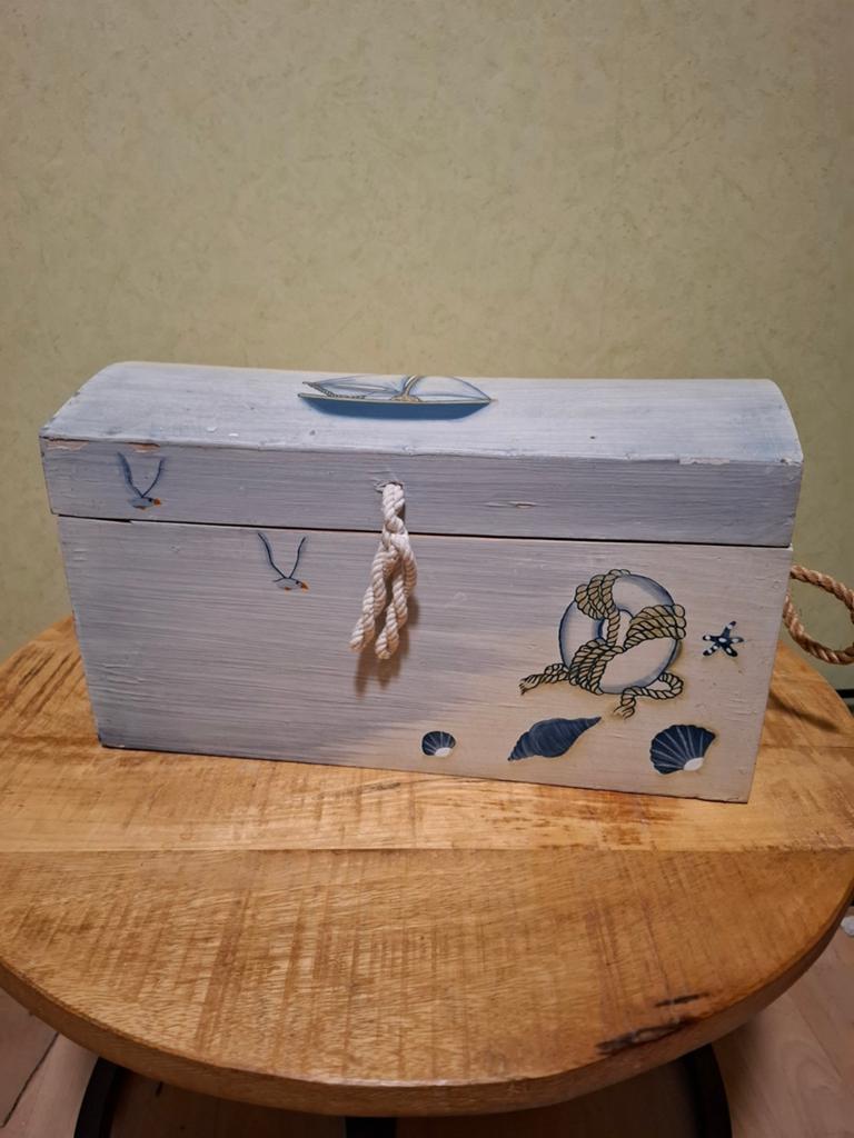 2 Houten opbergkisten met maritieme decoratie veel gebruikt, Minder dan 50 cm, Gebruikt, Minder dan 50 cm, Ophalen of Verzenden