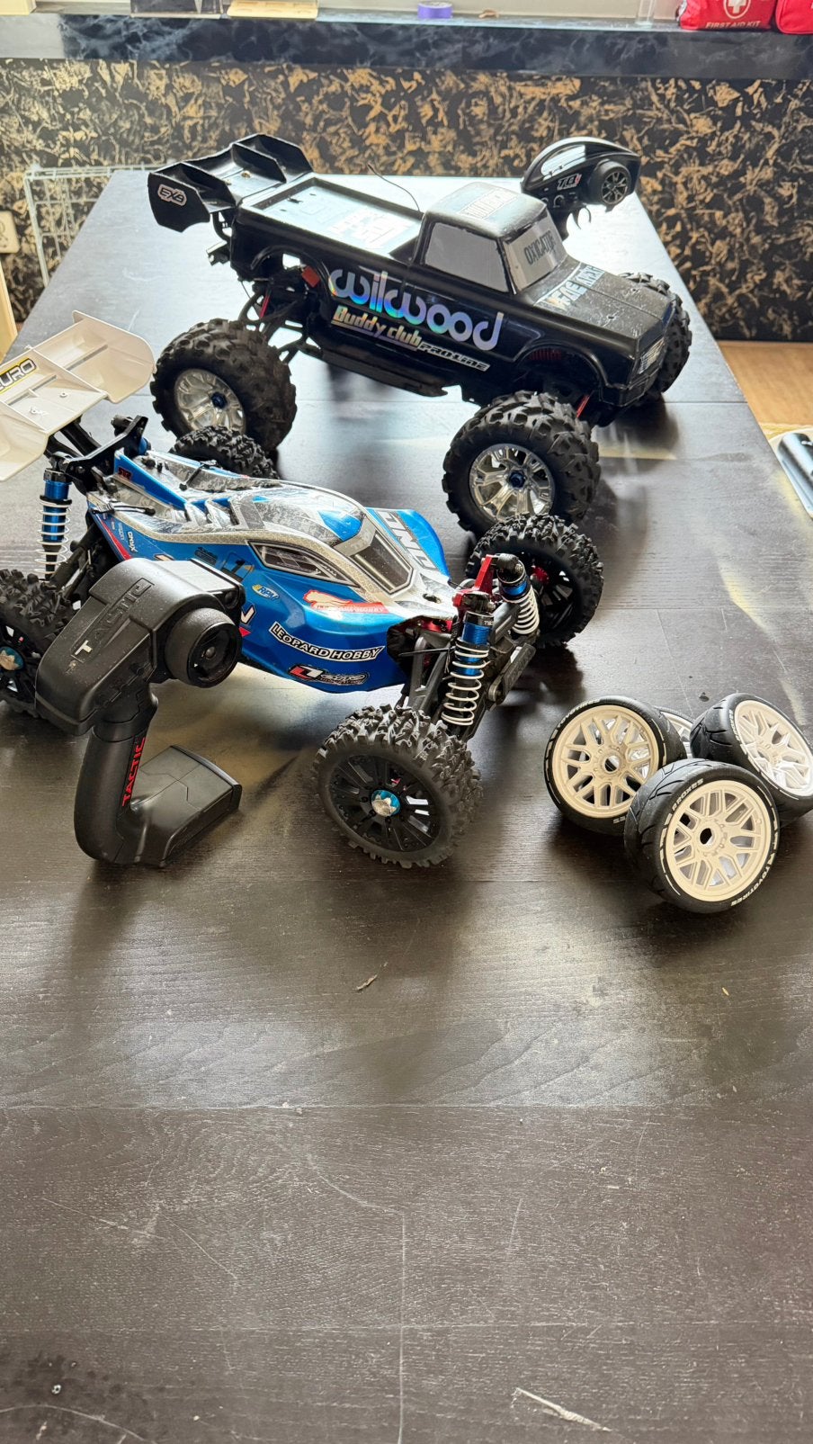 Arrma Typhon 6s rtr en een traxas rustler 6s samen te koop, Elektro, Gebruikt, Auto offroad, Ophalen of Verzenden