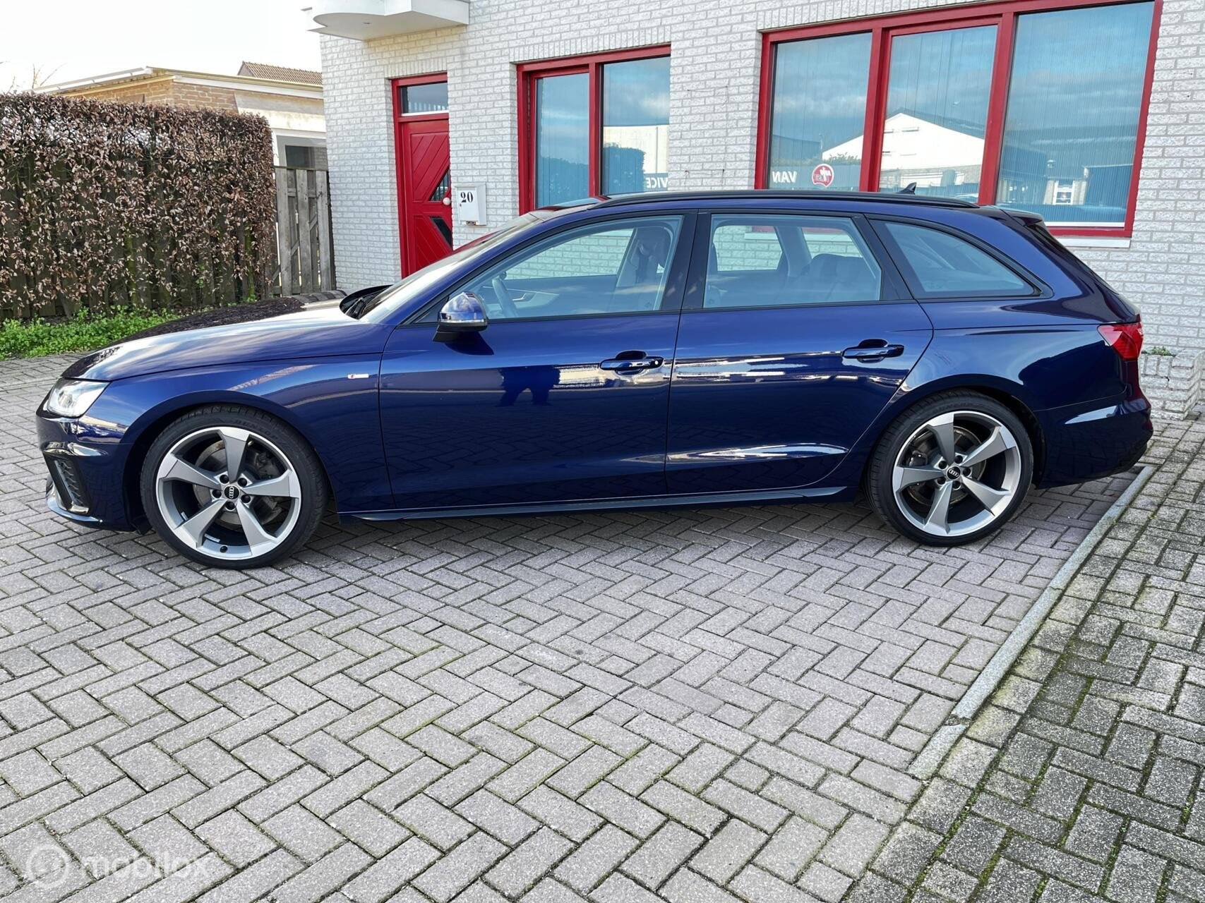 Audi A4 Avant 35 TFSI S-LINE AUTOMAAT/NAVI/CRUISE/LED, Stof, Gebruikt, 4 cilinders, Blauw
