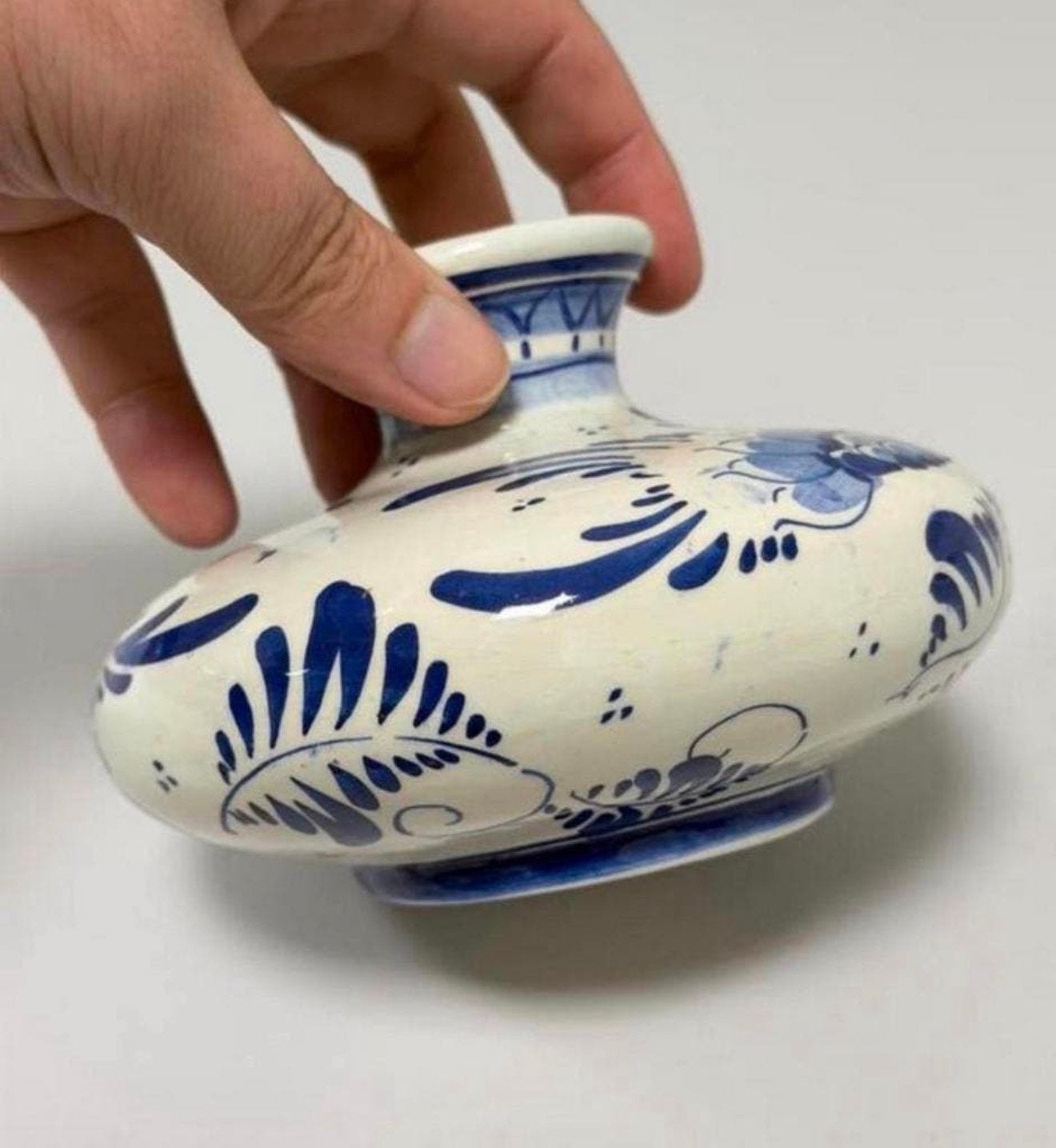 Antieke vintage Delfts blauwe vaas blauw wit - van aardewerk, Ophalen of Verzenden