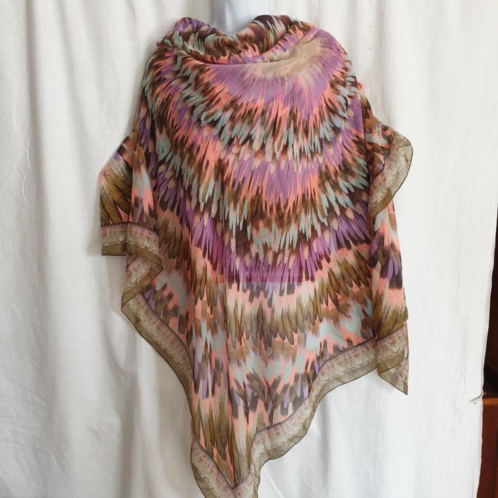 Sjaal met een leuk motief 148x158, Kleding | Dames, Mutsen, Sjaals en Handschoenen, ., Ophalen of Verzenden, Zo goed als nieuw