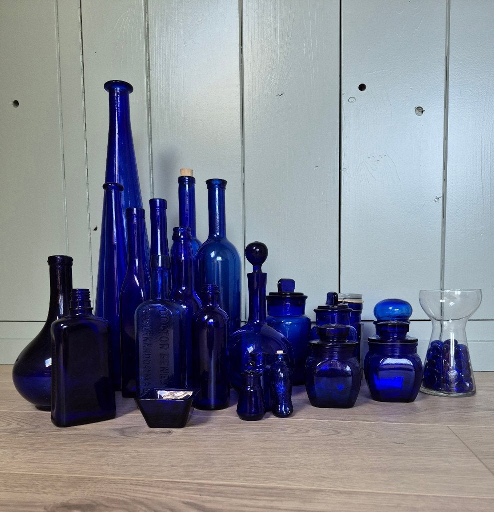 Leuke collectie diverse blauwe, glazen flesjes, Ophalen of Verzenden