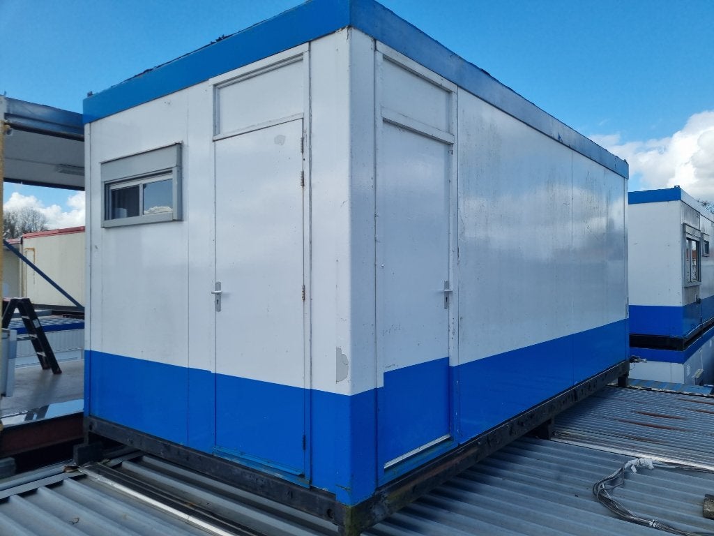 OPRUIMING 4 Sanitair units 2 WC’s 3 Urinoirs 7 Wasbakken, Ophalen