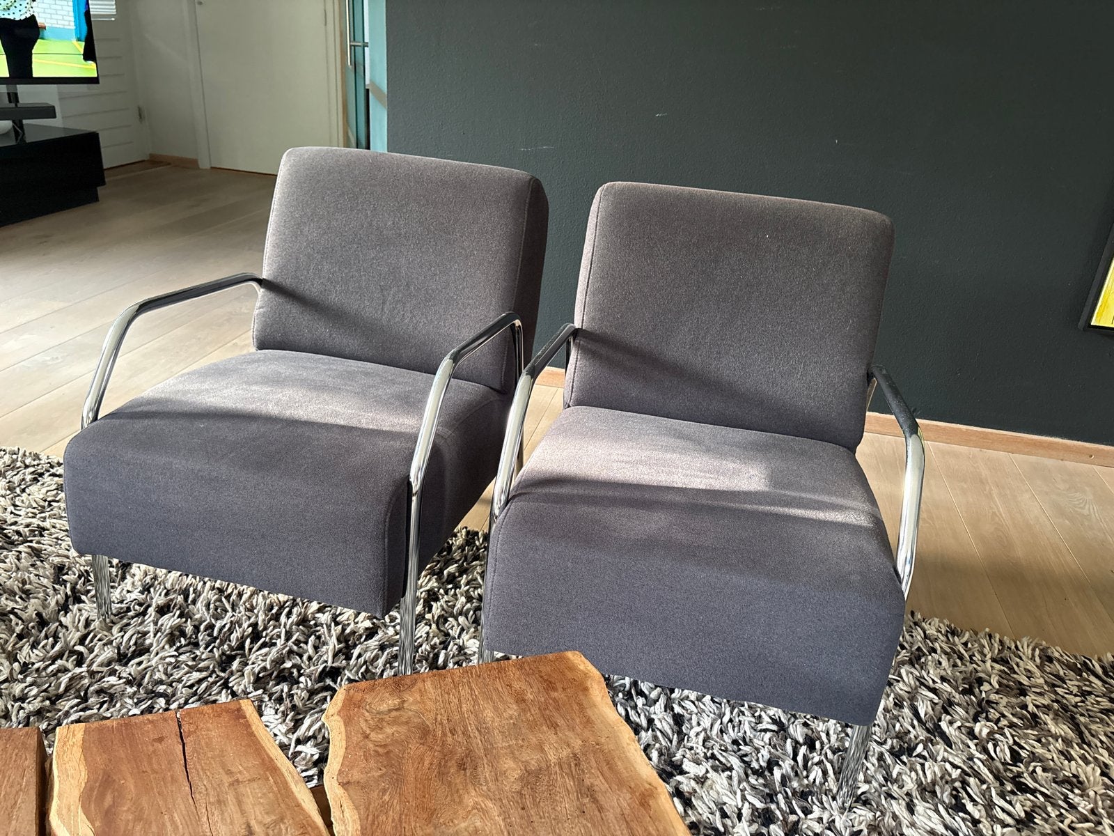 Set van 2 moderne fauteuils - grijs met metalen frame, Ophalen, Gebruikt, 75 tot 100 cm, Metaal