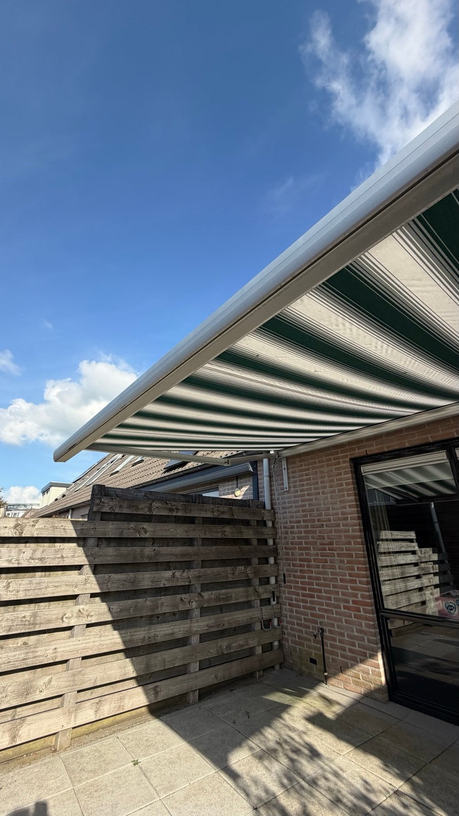 Zonnescherm groen/wit gestreept, Ophalen, Zo goed als nieuw, 150 tot 300 cm, 250 cm tot 450 cm
