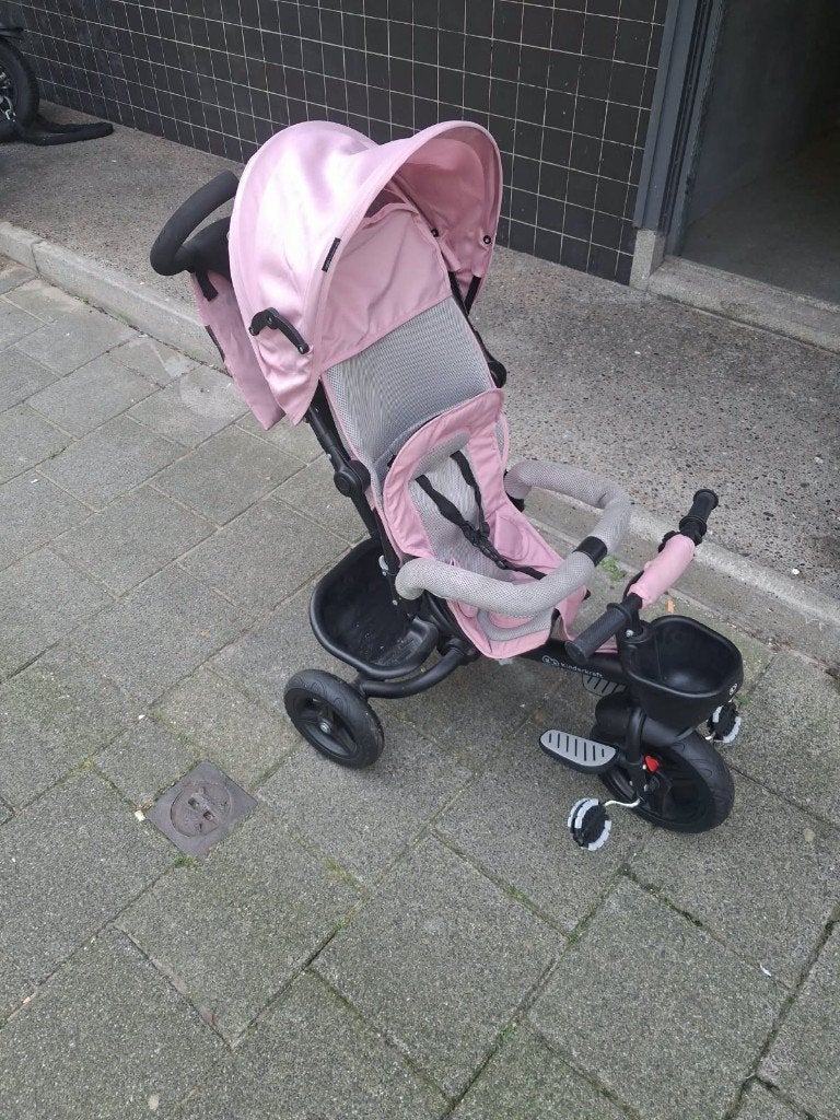 Roze driewieler met duwstang, Fietsen en Brommers, Ophalen, Zo goed als nieuw, Duwstang