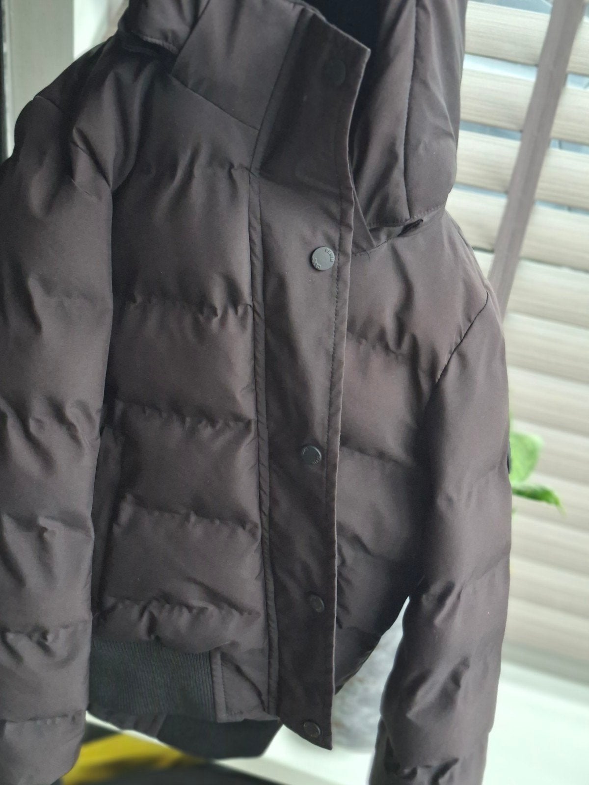 te koop mooie zwarte winterjas maat 164, Kinderen en Baby's, Kinderkleding | Maat 164, Ophalen, Meisje, Zo goed als nieuw, Cars