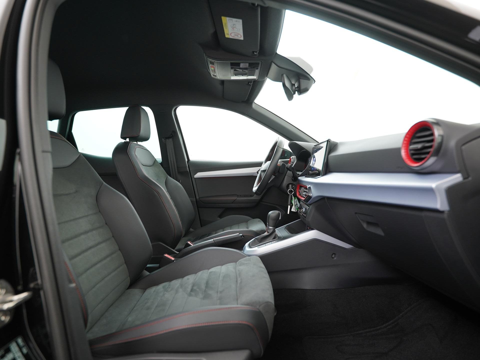 SEAT Arona 1.0 TSI FR DSG | Digital Cockpit | Camera | Zonda, Auto's, 12 maanden, Gebruikt, 620 kg, Zwart