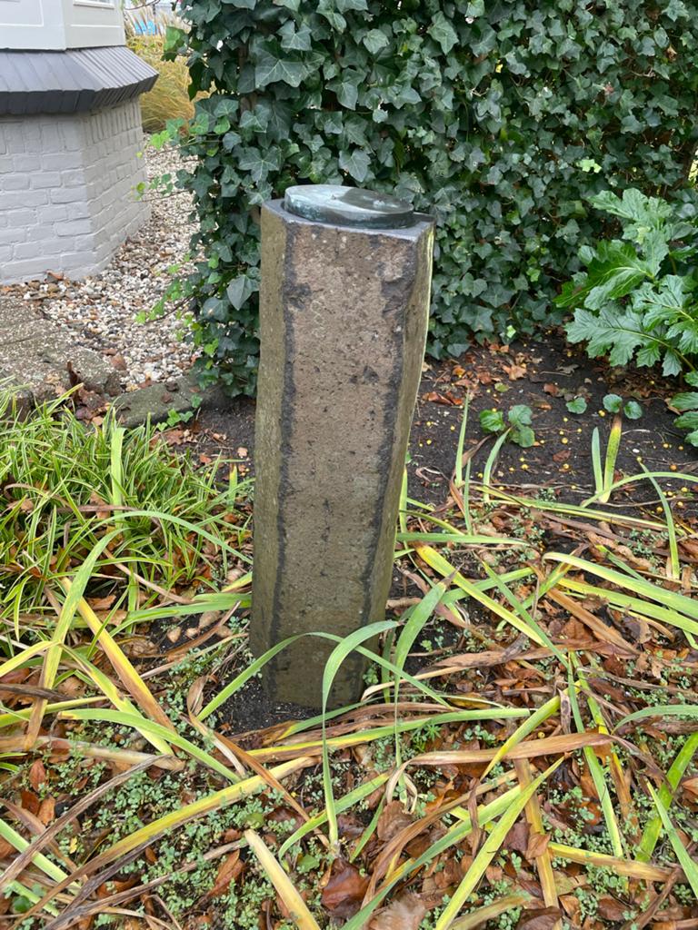 Natuursteen sokkel/zuil voor tuin of decoratie - 120cm hoog, Ophalen, Gebruikt, Steen, Abstract beeld