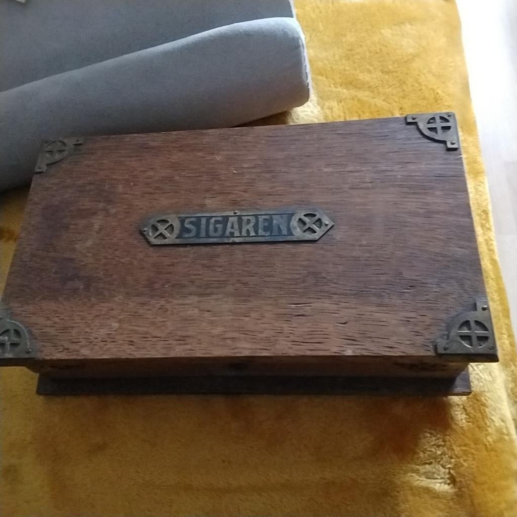 Antieke houten sigarendoos met metalen beslag, 24x14 cm, Antiek en Kunst, Ophalen of Verzenden