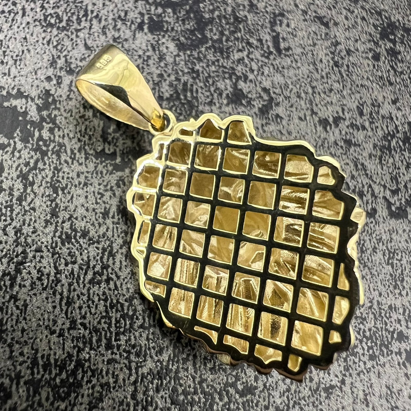 14 karaat gouden leeuw kettinghanger, Ophalen of Verzenden, Zo goed als nieuw, Goud, Kruis of Symbool