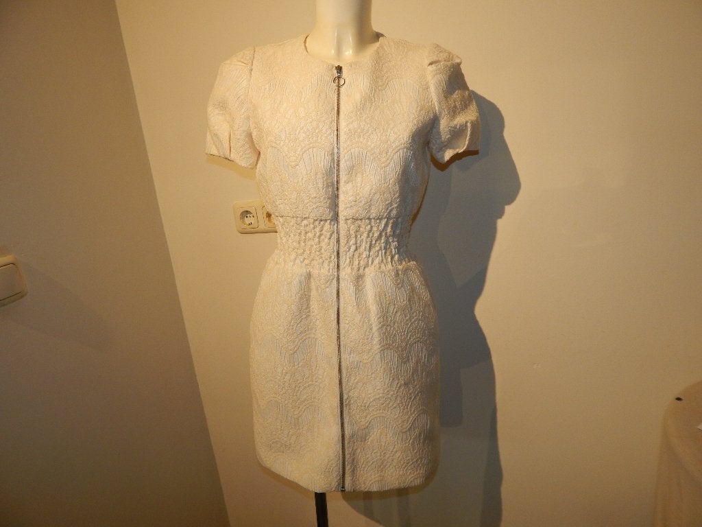 Maje prachtige jurk creme chique motief uitlopende rok 2/M, Maat 38/40 (M), Meerkleurig, Ophalen of Verzenden, Knielengte