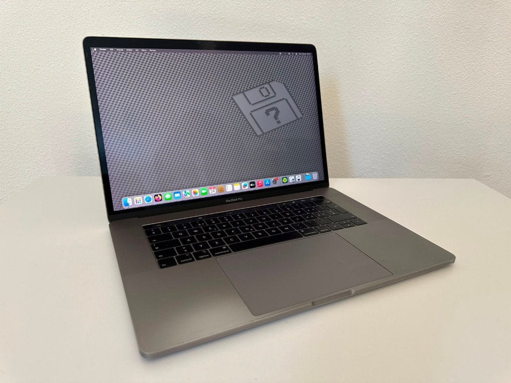 Apple MacBook PRO 15” 2018 Intel Core i7 6 cores, Computers en Software, Apple Macbooks, MacBook Pro, Gebruikt, 2 tot 3 Ghz, 15 inch