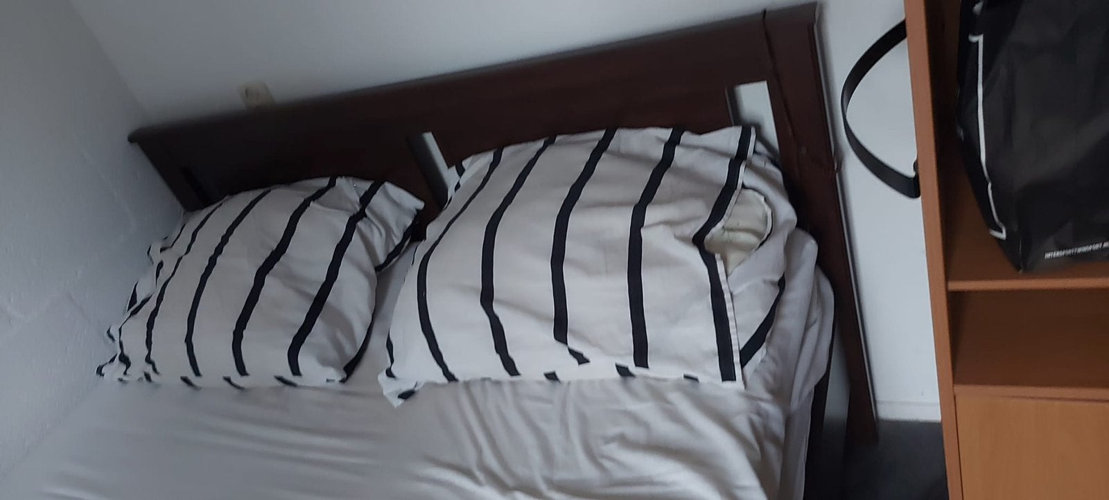 Twee persoons bed met matras en topper, Huis en Inrichting, Slaapkamer | Complete slaapkamers, Ophalen, Zo goed als nieuw, Tweepersoons