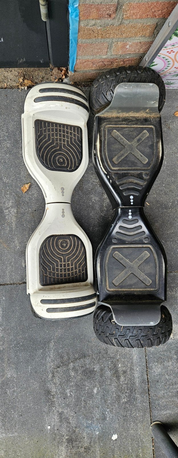 Hoverboards - Wit en Zwart (2 stuks), Ophalen, Gebruikt, Gewone step