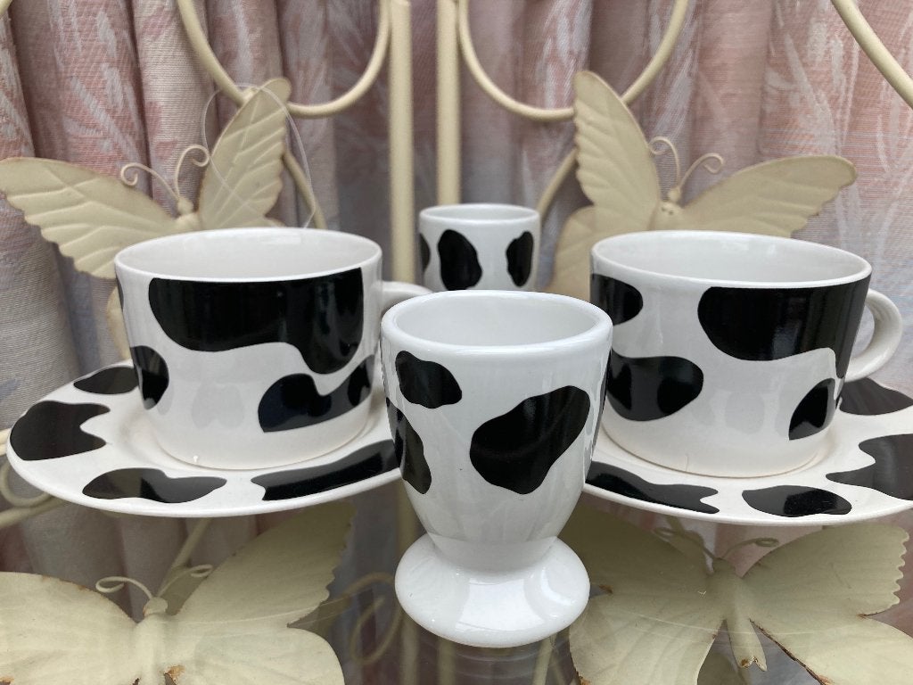 servies onderdelen met koevlekken, Ophalen of Verzenden, Zo goed als nieuw, Overige stijlen, Kop(pen) en/of Schotel(s)