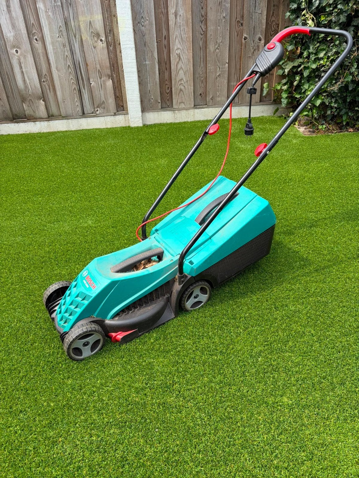 Bosch grasmaaier in goede staat, Cirkelmaaier, Gebruikt, Elektrische grasmaaier, Ophalen of Verzenden