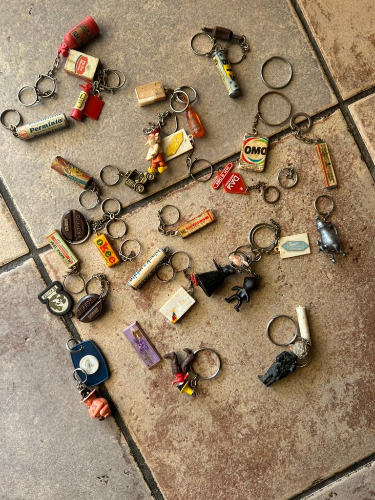 Oude sleutelhangers, Verzamelen, Sleutelhangers, Ophalen, Gebruikt, Overige typen