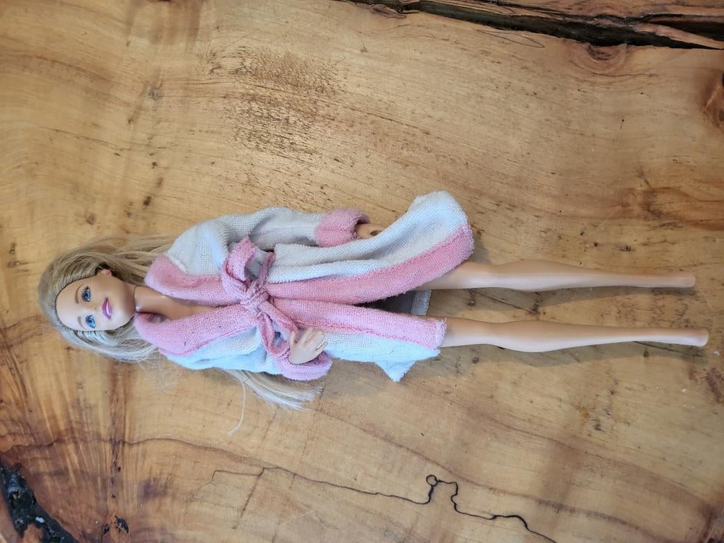Barbie pop in badjas, Ophalen of Verzenden, Zo goed als nieuw, Barbie
