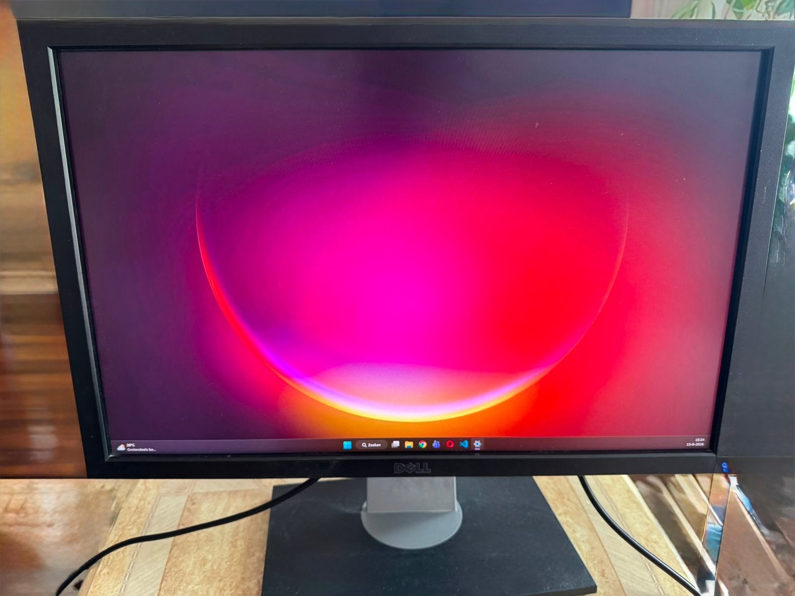Dell U2410 24” UltraSharp Monitor – 19201200 – 60Hz, Computers en Software, Monitoren, Ophalen, IPS, In hoogte verstelbaar, Full HD