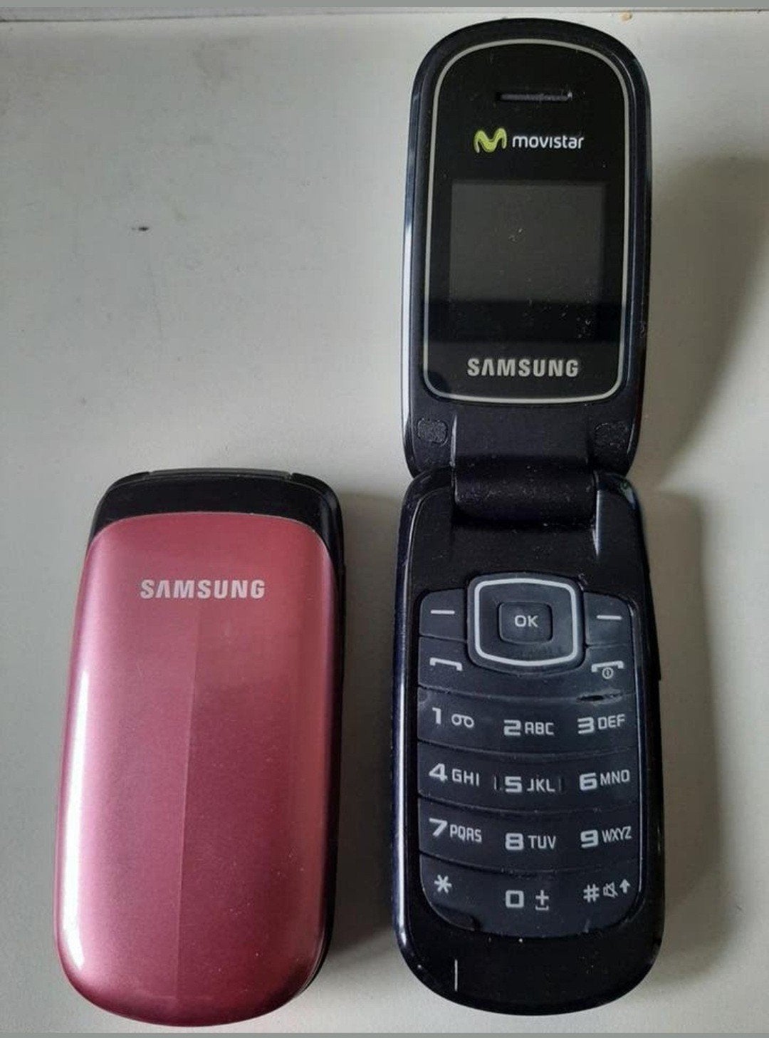 2 x Samsung Klaptelefoon - Zwart en Roze - Gebruikt, Telecommunicatie, Mobiele telefoons | Samsung, Gebruikt, Overige modellen