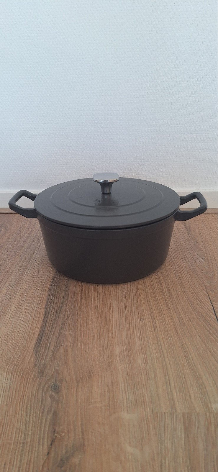 Te koop echte Gietijzeren braadpan cast iron 24 cm nieuw, Ophalen, Nieuw, Gietijzer