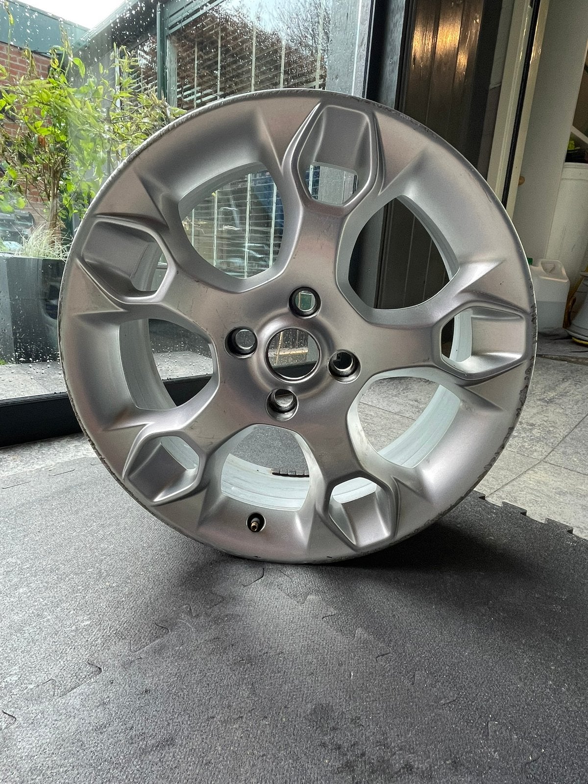 Set lichtmetalen Ford Fiesta velgen 17 inch, Ophalen, Ford