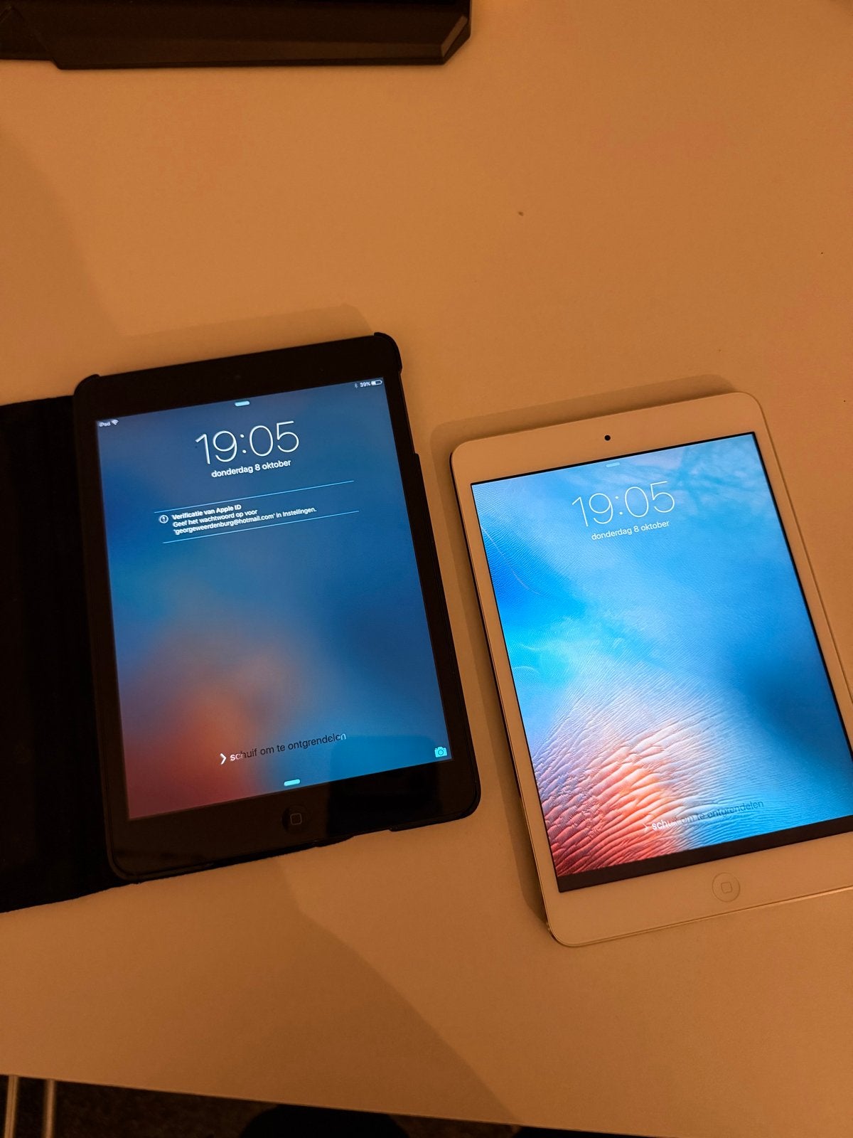 2x Apple iPad Mini 1 16GB Wi-Fi (Wit en Zwart), Computers en Software, Gebruikt, Wit, 8 inch, Ophalen of Verzenden