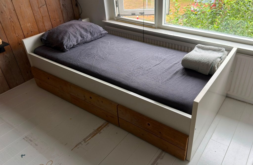 Een persoonsbed met grote lades, Huis en Inrichting, Slaapkamer | Bedden, Ophalen, Gebruikt, Eenpersoons, Wit