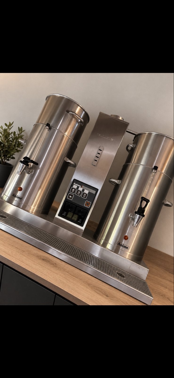 Professioneel Animo Koffiezetapparaat - Dubbele Zettijd, Gebruikt, 10 kopjes of meer, Koffiemachine, Gemalen koffie