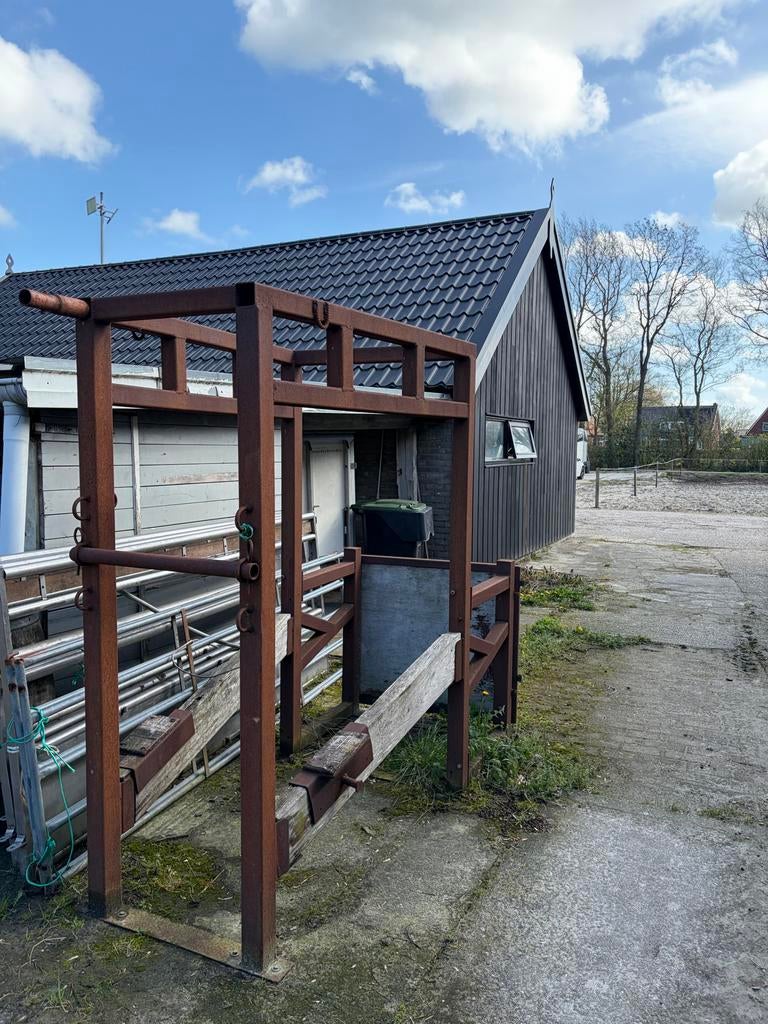 Opvoelbox/ behandelbox voor paard of pony, Dieren en Toebehoren, Ophalen, Gebruikt