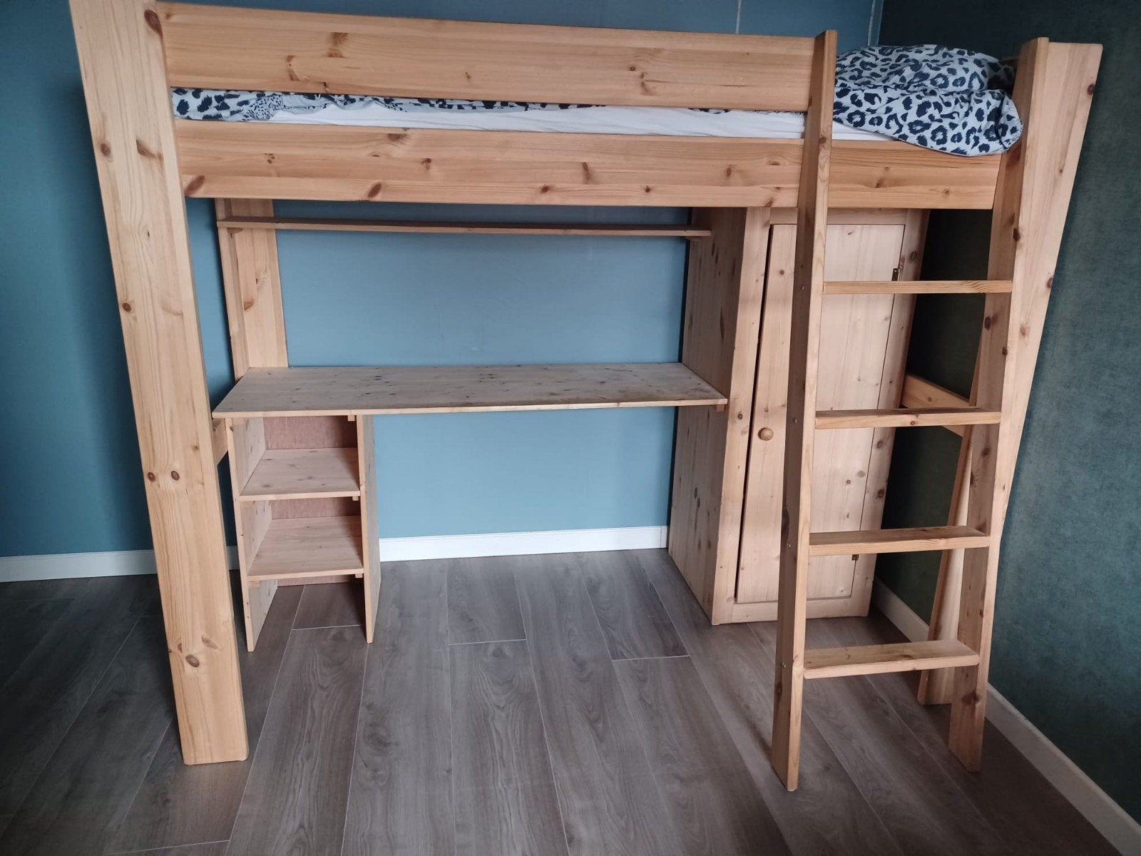 hoogslaper met bureau en kast, Ophalen, Hoogslaper