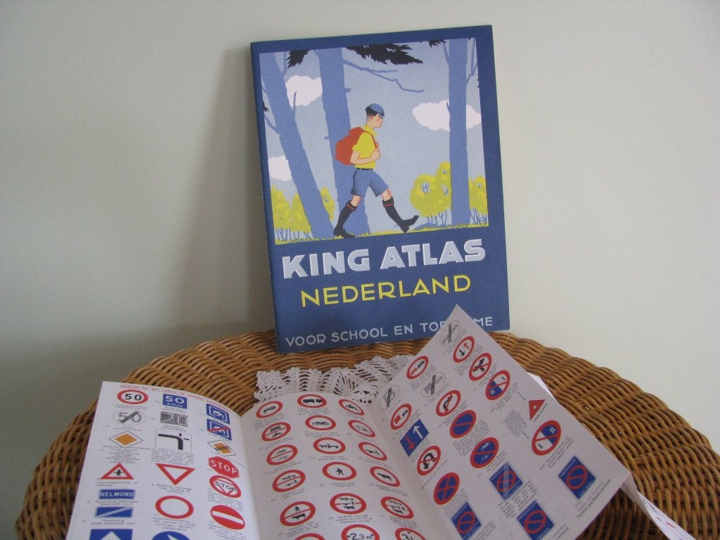 KING atlas * A * augustus 1979 * zie foto's *, Boeken, Atlassen en Landkaarten, Overige atlassen, Ophalen of Verzenden, Zo goed als nieuw