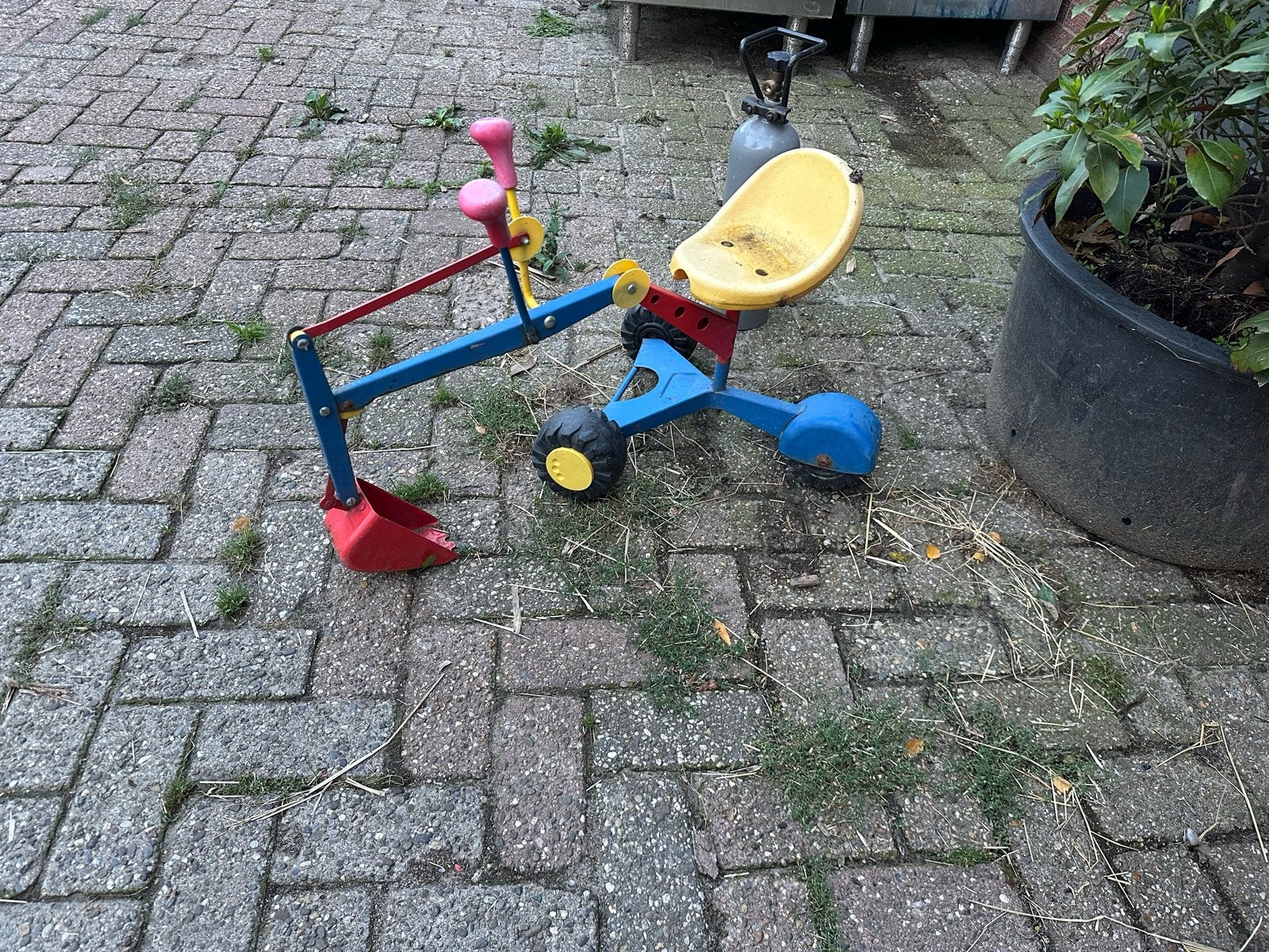 Kindergraafmachine met zitje - Speelgoed graafmachine, Ophalen, Gebruikt, Overige typen