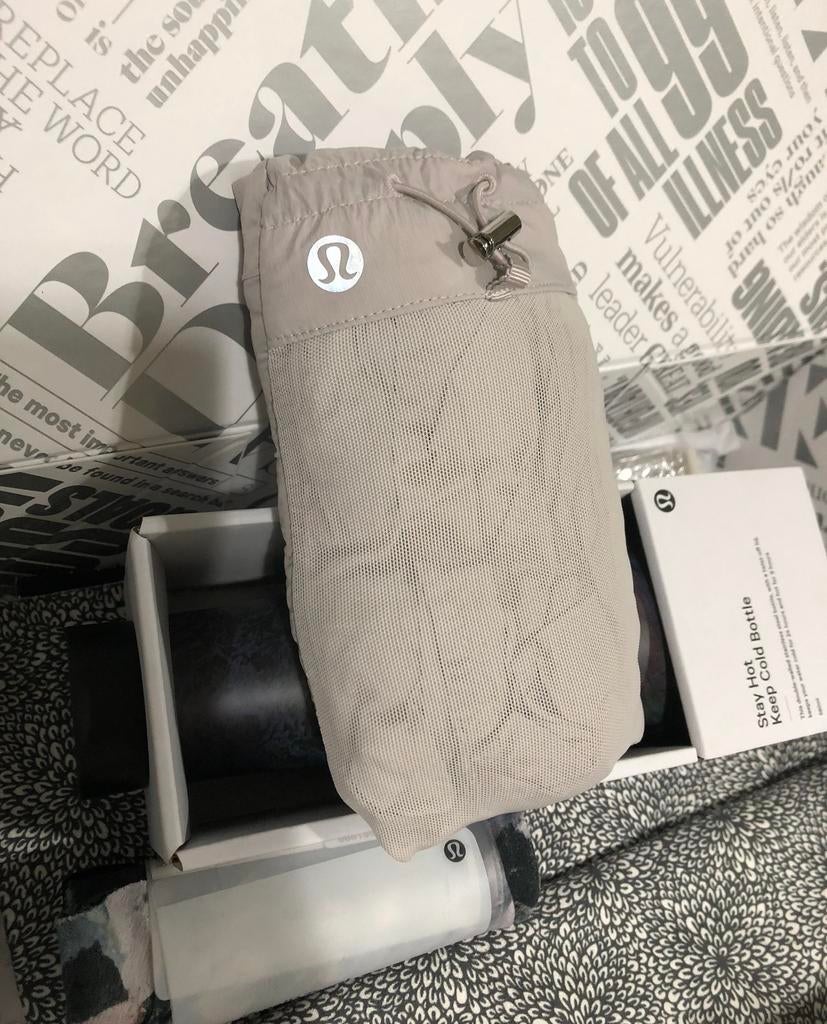 Lululemon zomerjasje ，lululemon spring beige windbreaker, Kleding | Dames, Ophalen of Verzenden, Zo goed als nieuw, Maat 38/40 (M)