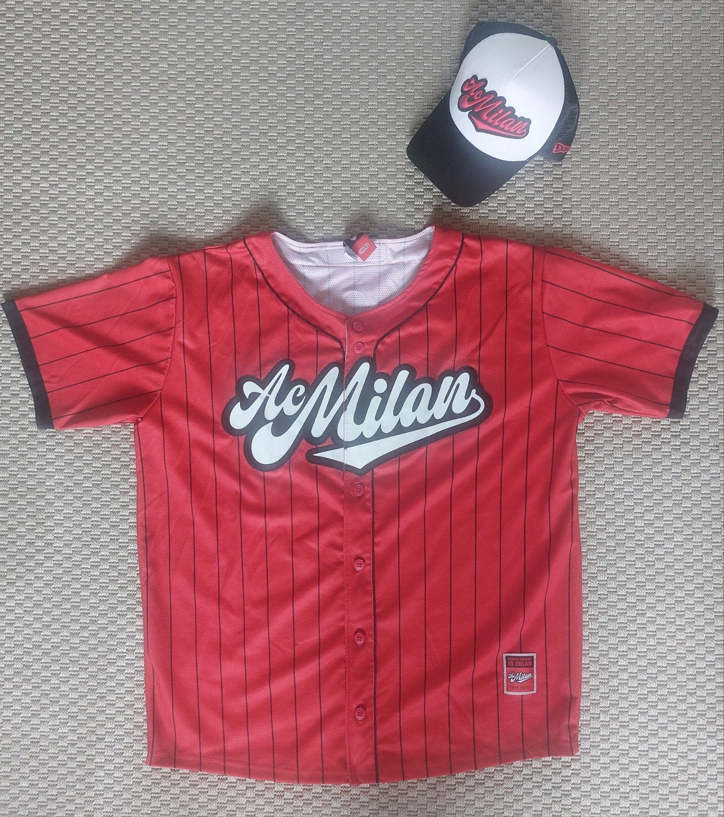 AC Milan shirt (XL) en cap (one size) - Nieuw, Voetbal, Rood, Maat 56/58 (XL), Nieuw
