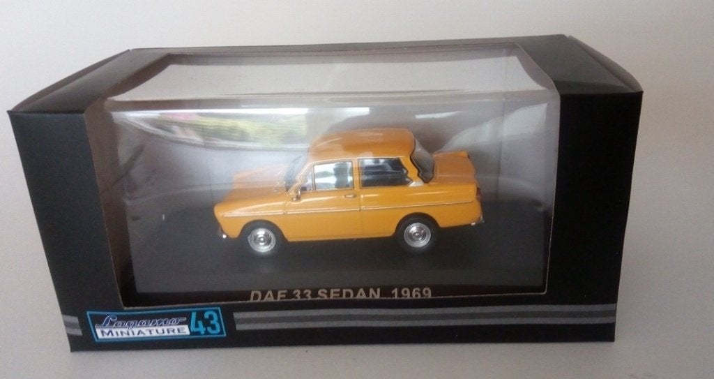 Lagamo Miniature DAF 33 sedan 1969 geel, Hobby en Vrije tijd, Modelauto's | 1:43, Ophalen of Verzenden, Nieuw, Auto, Overige merken